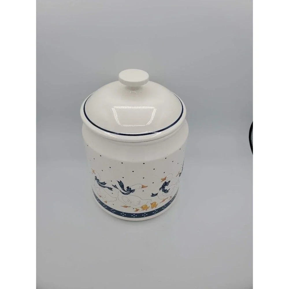 VTG Country Goose Ceramic Canister Jar 9 x 6 inches Grannycore Cottagecore